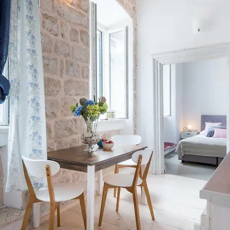 La Piazza Apartment *