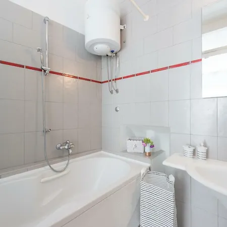 La Piazza Apartment
